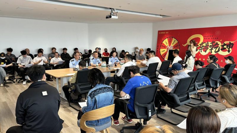 小型糖果包装机尺寸揭秘：如何选择合适的型号**